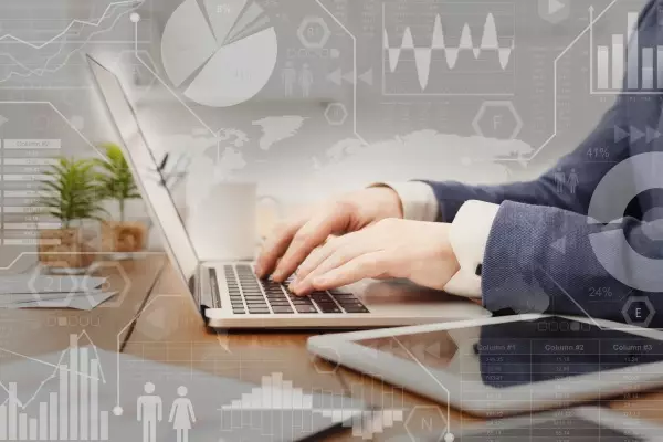 digital-marketing-interactive-screen-with-business-MR757V4-min