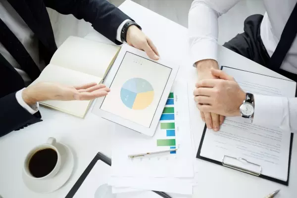 discussing-sales-changes-2022-11-16-15-40-32-utc